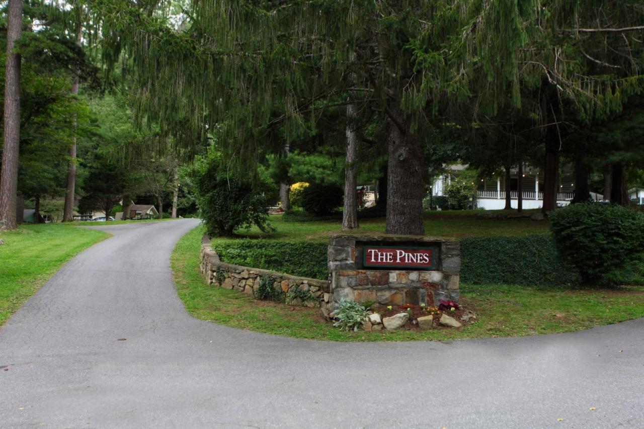 The Pines Cottages Woodfin ภายนอก รูปภาพ