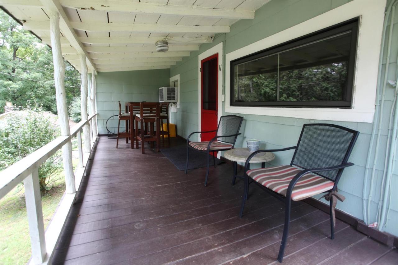 The Pines Cottages Woodfin ภายนอก รูปภาพ