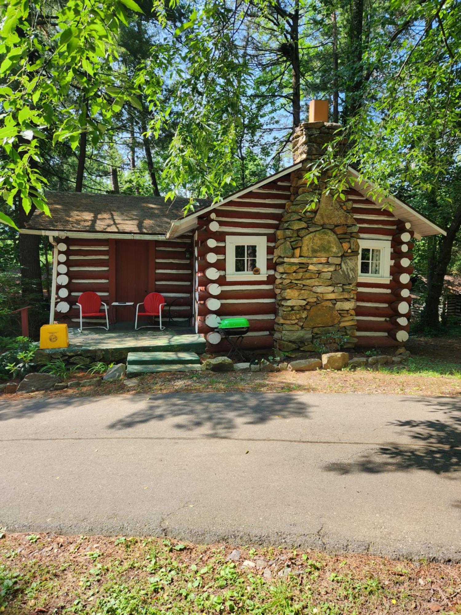 The Pines Cottages Woodfin ภายนอก รูปภาพ