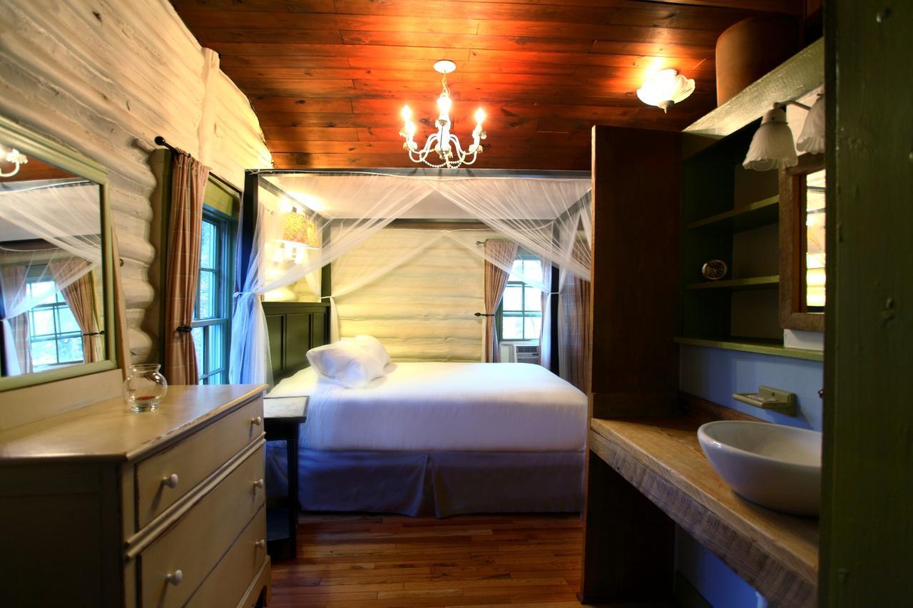 The Pines Cottages Woodfin ภายนอก รูปภาพ
