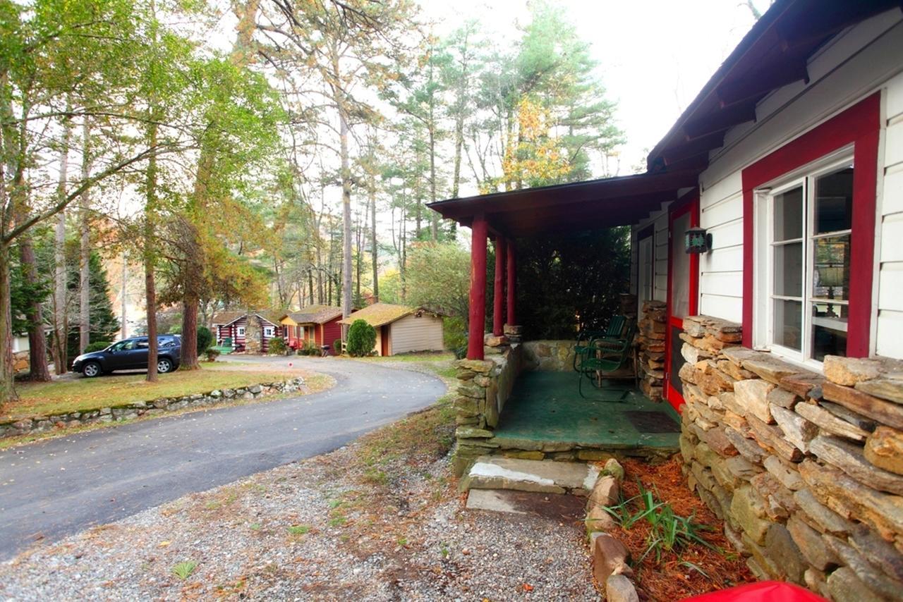 The Pines Cottages Woodfin ภายนอก รูปภาพ