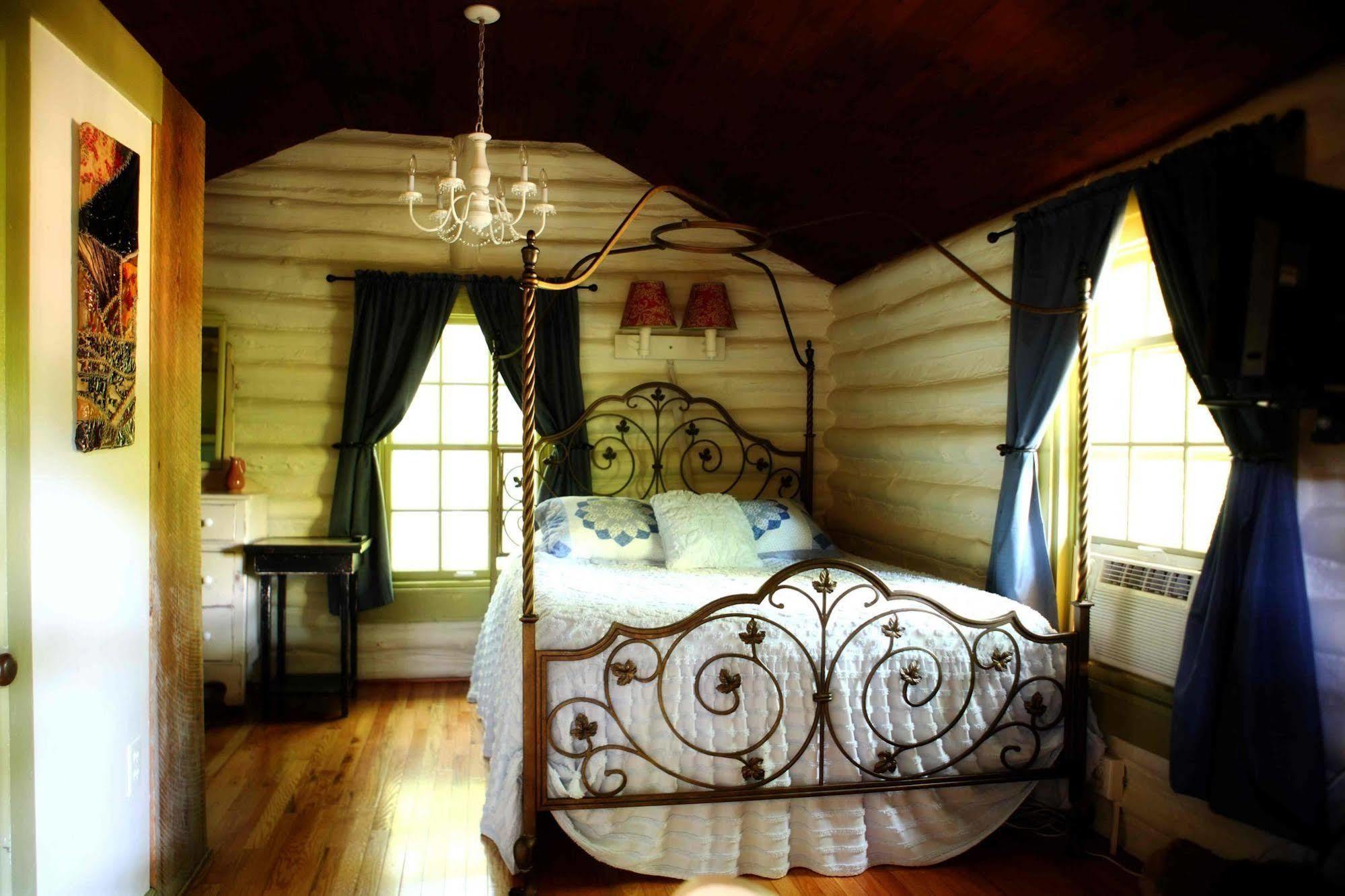 The Pines Cottages Woodfin ภายนอก รูปภาพ